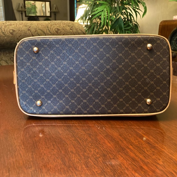 Ruining Mode Italian Lauren 32 Dome Handbag/ purse - Picture 3 of 5